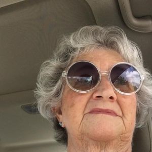 Meet your Posher, Josie white